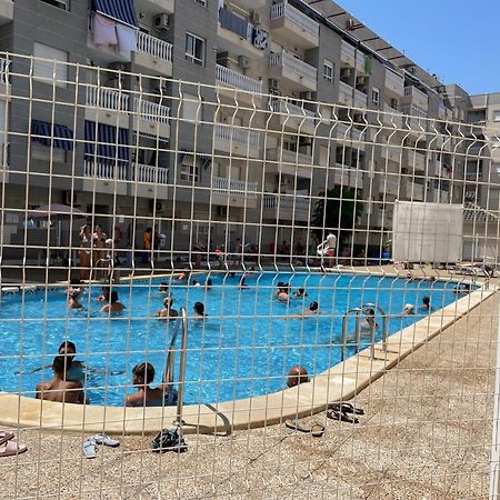 Luxury Beach Apartment Торевиеха Екстериор снимка