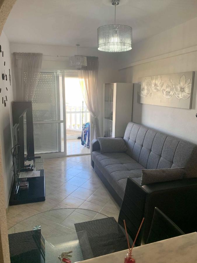 Luxury Beach Apartment Торевиеха Екстериор снимка