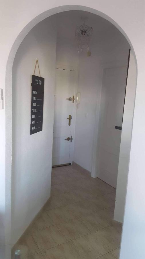 Luxury Beach Apartment Торевиеха Екстериор снимка