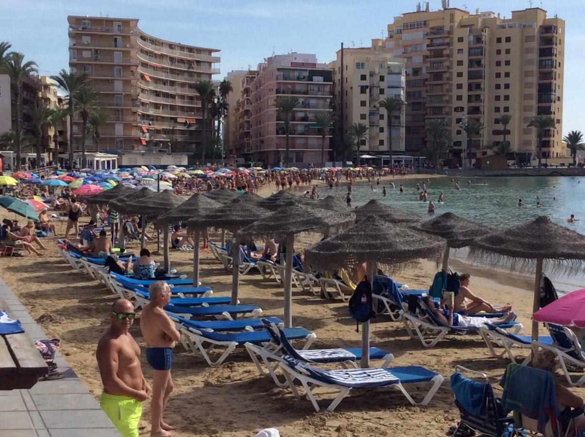 Luxury Beach Apartment Торевиеха Екстериор снимка