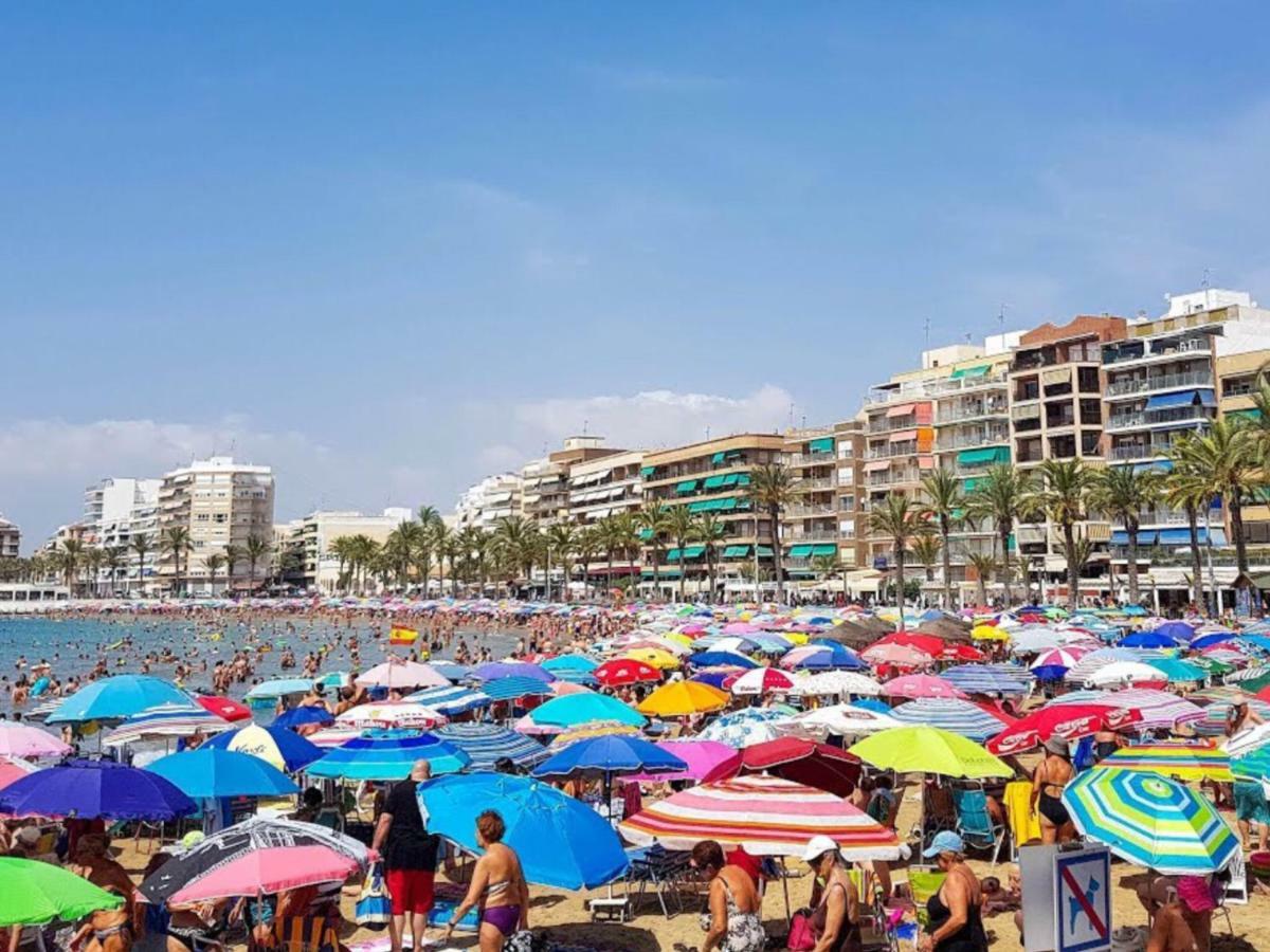 Luxury Beach Apartment Торевиеха Екстериор снимка